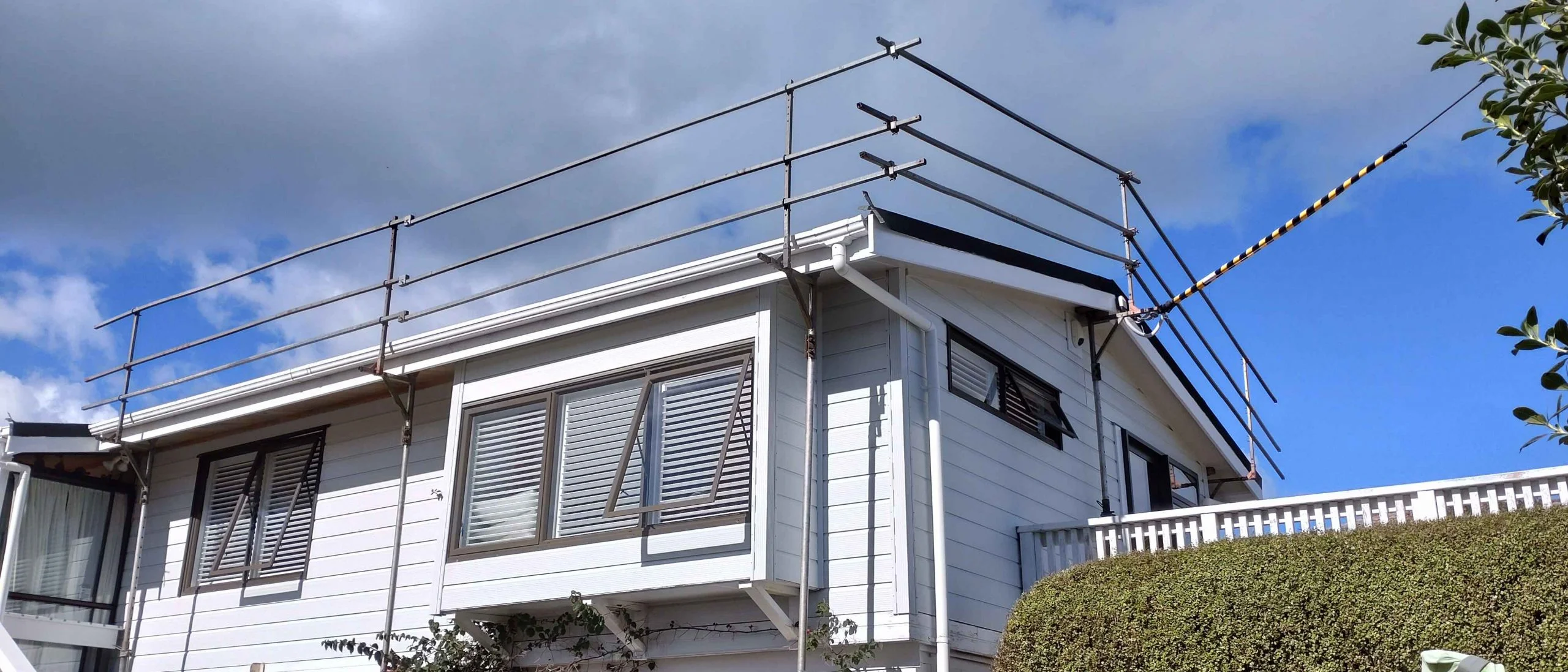scaffolding safety barrier system installed